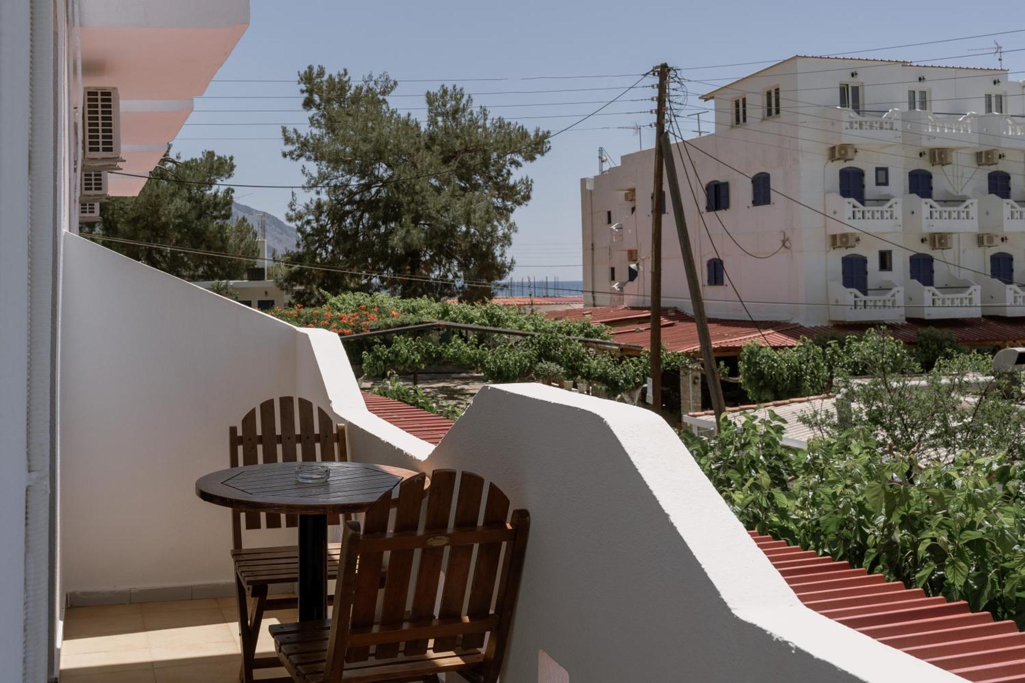 Giannis Rooms Agia Roumeli Exterior photo